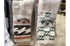 BILLABONGシンプルソックス。ストリートコーデに◎。さりげない高見えで長く使える快適さ。