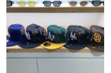 NEWERA人気メッシュキャップ！MLBロゴがクール。洗えて夏ストリートに◎。