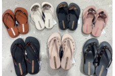 Ipanema新作サンダル！25SSの女性用ビーチサンダルが新登場。快適でおしゃれな足元を。