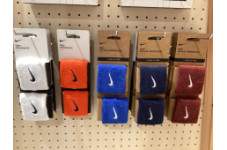 NIKEスウッシュ リストバンド全5色！快適にスポーツ＆おしゃれに。¥1,320税込。