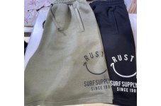 夏のスポーツや普段着に最適！ラスティの水陸両用アクションショーツ。優れたストレッチ性と快適な着心地抜群！！