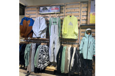 BURTON スノーウェア続々入荷中！