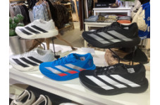 ムラサキスポーツキャナルシティ博多店に、アディダスの万能モデル「ADIZERO SL」が登場！