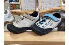 大好評のKEENキッズモデルから待望の新色が登場！