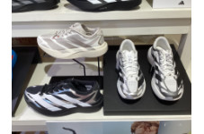 【adidas】新色ADIZERO EVO SL！機能美が光る一足