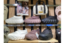 クロックスの最新作！「オーバーパフ ショーティ」が入荷しました！