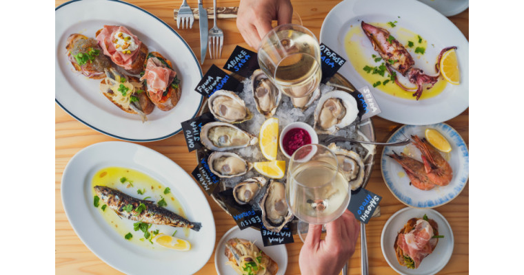 BACARO CARBON oyster bar