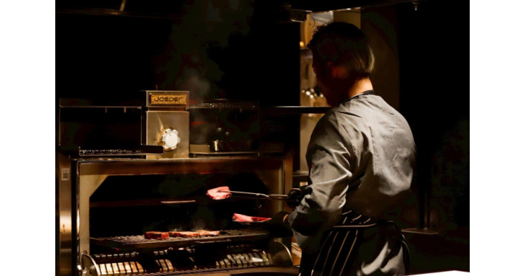 炭焼肉 ステーキ irori by DAISUKE TAKUBO