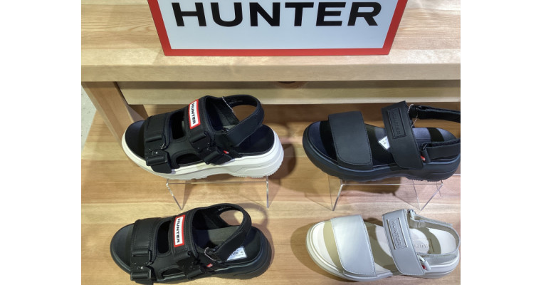 国内直営**HUNTER**リベル ネオ レザー バックル サンダル HUNTER｜(U)ユニセックス シティ リベル ネオ レザー バックル