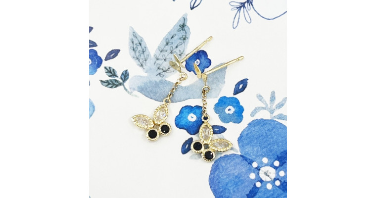 パピヨンピアス