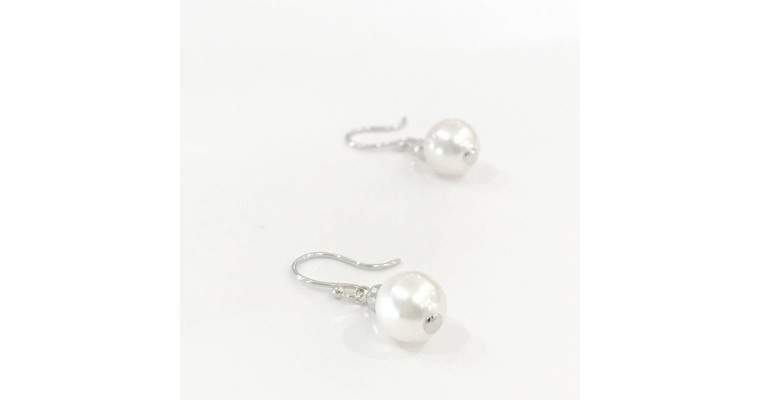 bizoux 湖水真珠　コロン プラチナ ピアス パール プラチナピアス(アコヤ真珠/5.0mm～5.5mm/スタッド/6月